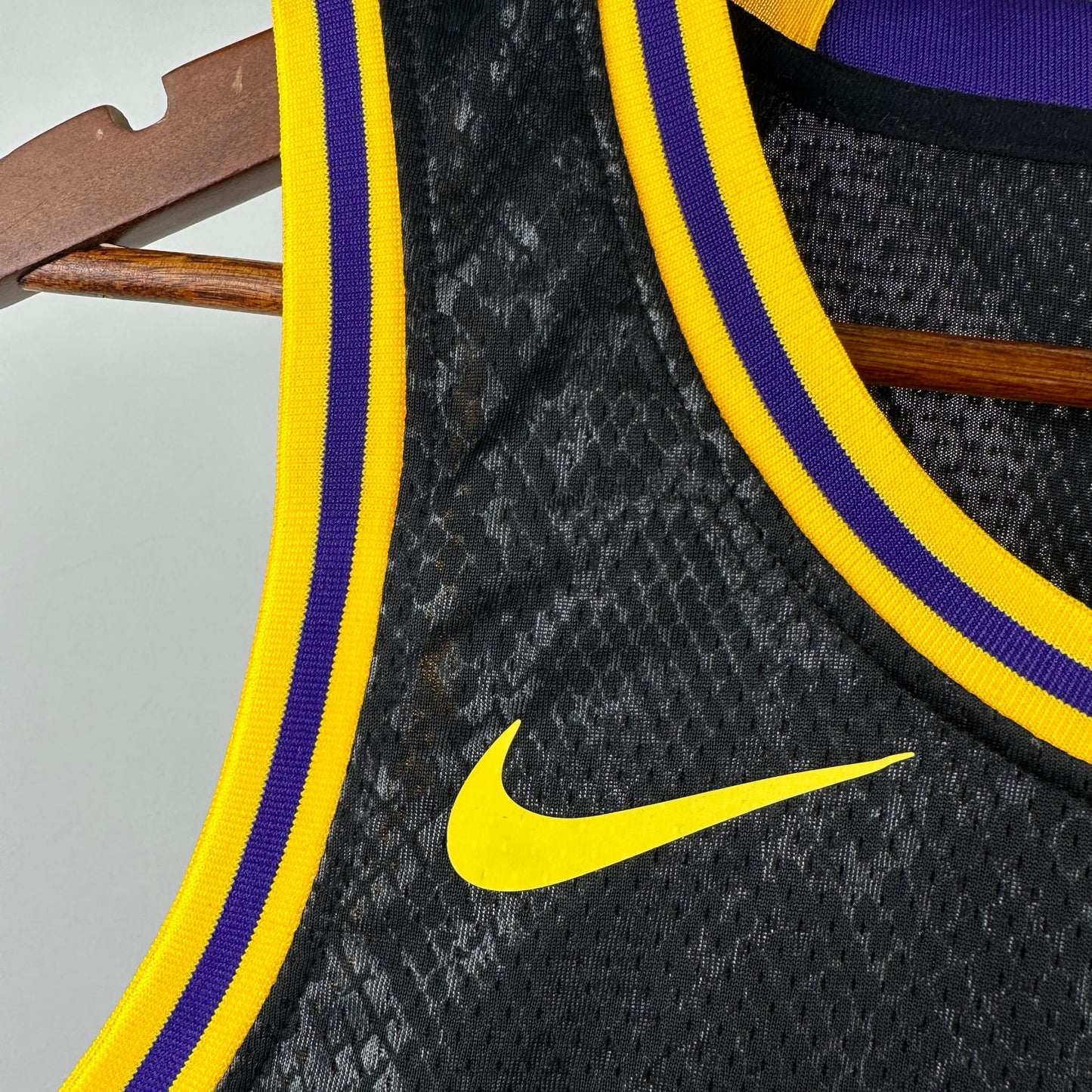 Maillot Lakers noir 2025 Col V
