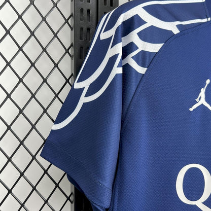 Maillot extérieur du Paris Saint-Germain 2024-25, quatrième