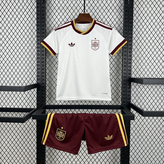 Kit enfant Espagne extérieure du monde 2026