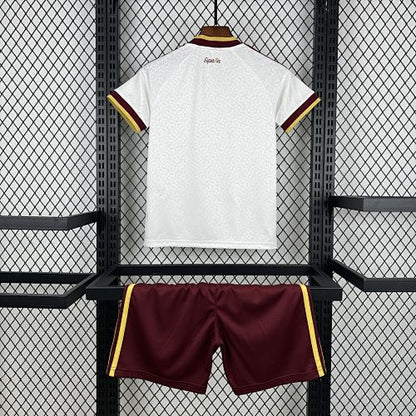 Kit enfant Espagne extérieure du monde 2026