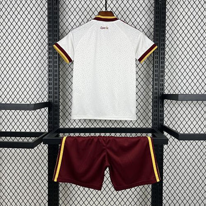 Kit enfant Espagne extérieure du monde 2026