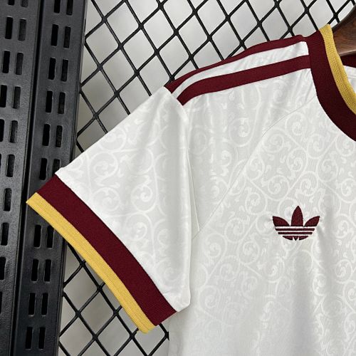 Kit enfant Espagne extérieure du monde 2026