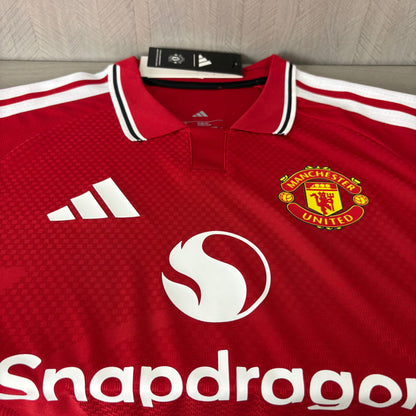 MANCHESTER UNITED DOMICILE 26/27  ( PHOTOS VERSION JOUEUR )